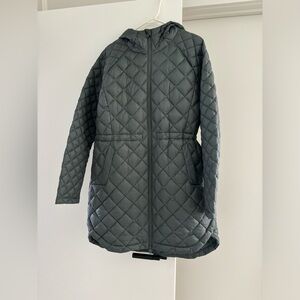 Like new size large Athleta Whisper featherless puffer parka.